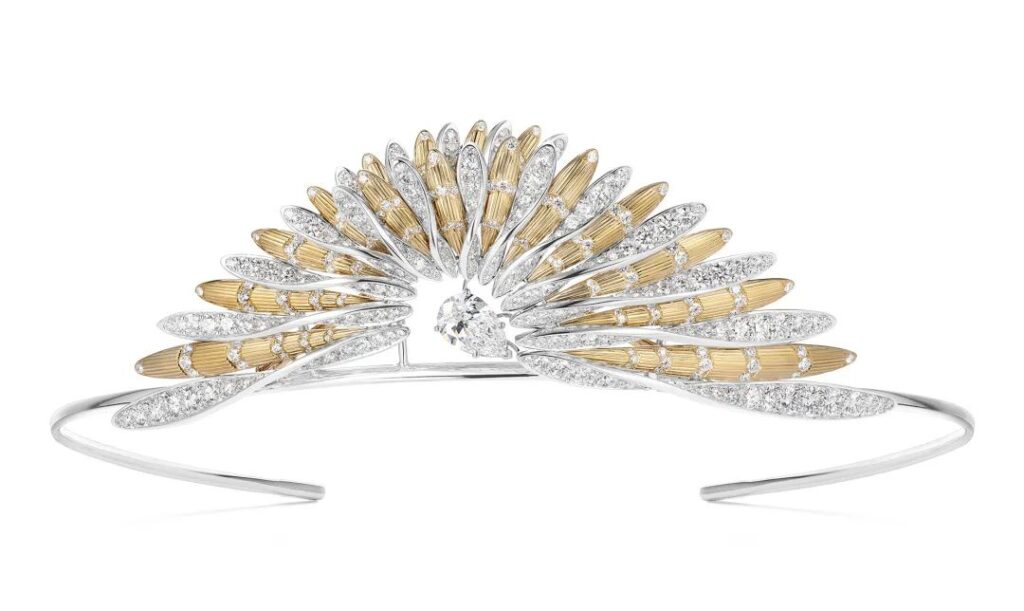 The Chaumet Un Air de Chaumet high-end jewelry set, featuring the Plumes d'Or theme crown, captures this spirit of aspiration and achievement.