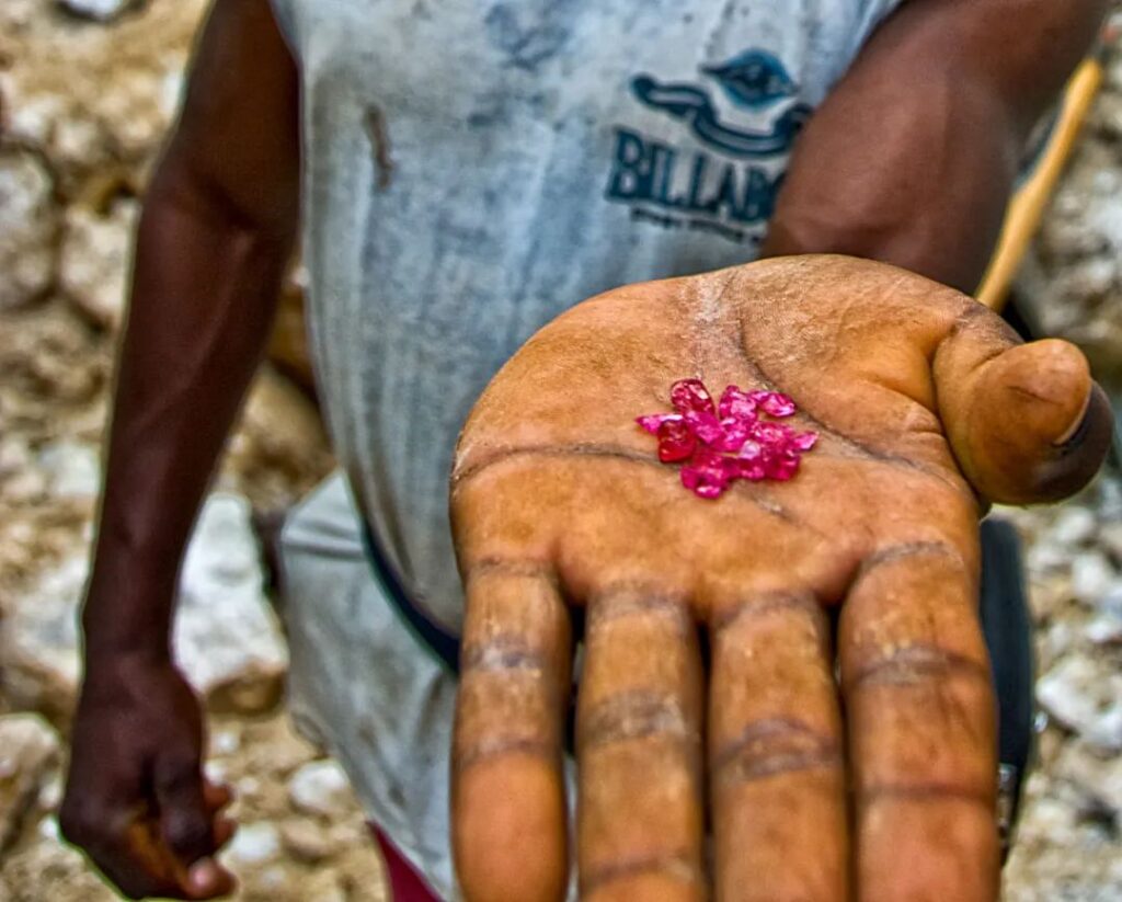 The Hidden Age of Your Jewels: Unveiling the Ancient Secrets of Your Gemstones!