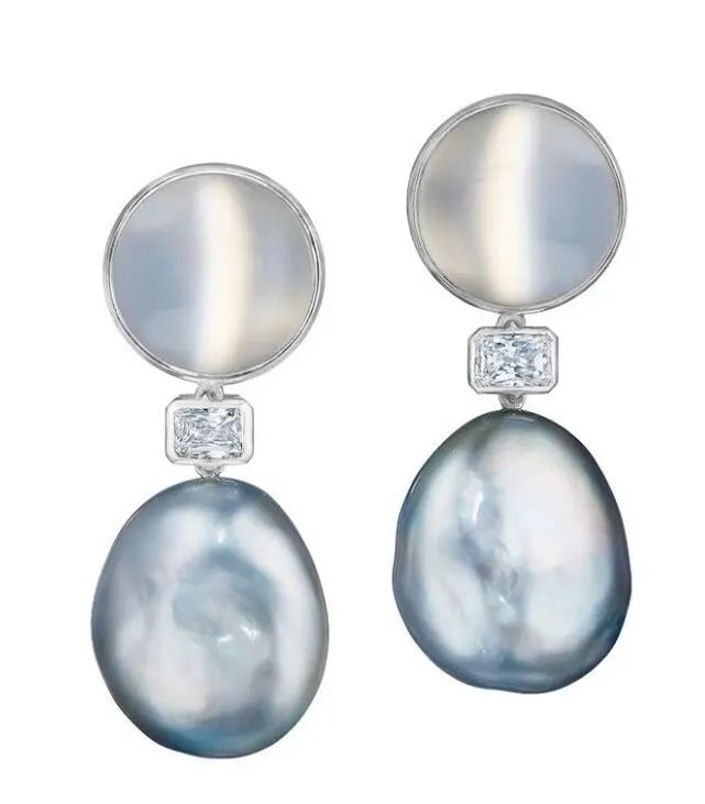 Assael earrings
Tahitian baroque pearls, cat's eye gemstones