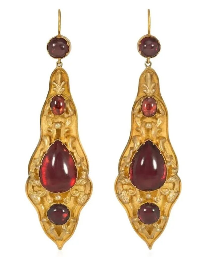 Kentshire Collection
Gold and garnet earrings, circa 1830