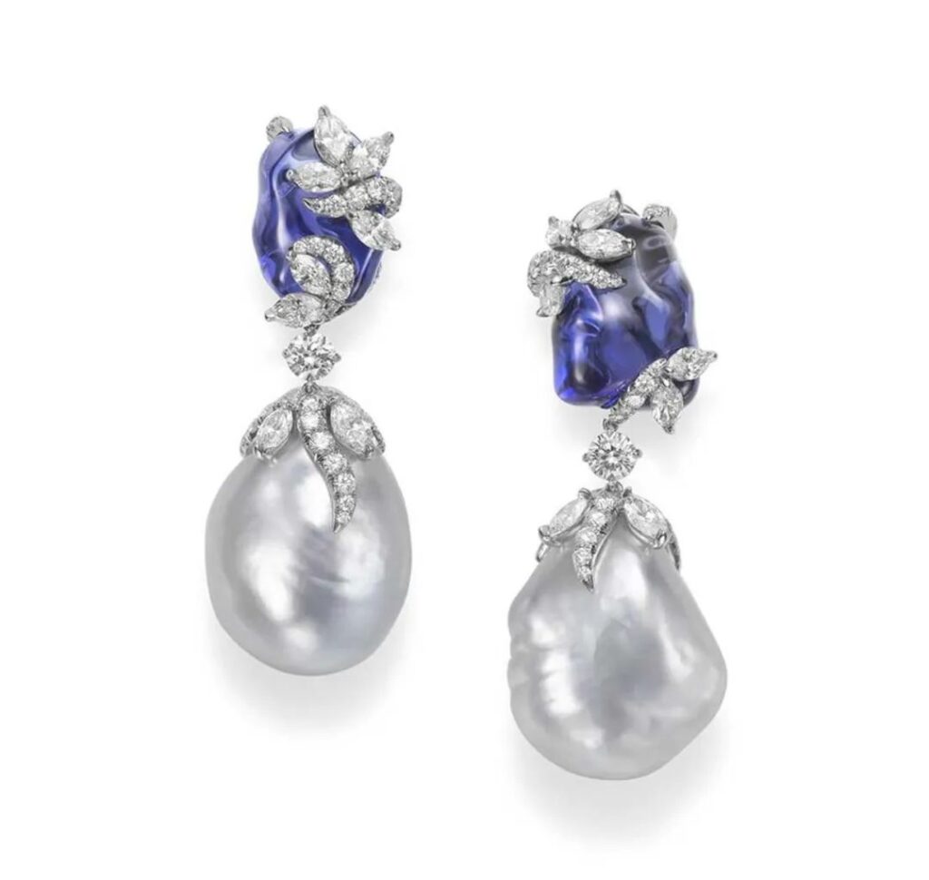 Mikimoto
Hyacinthia earrings
South Sea baroque pearls, tanzanite, diamonds