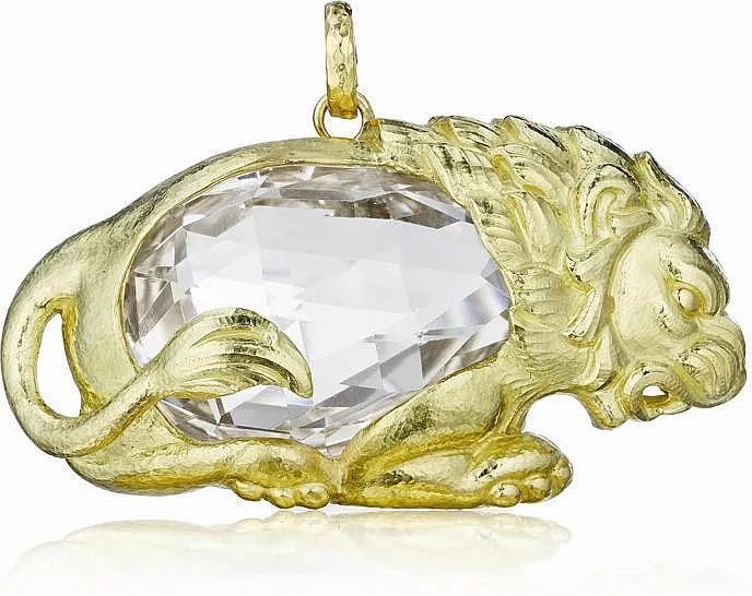 David Webb Leo pendant
Gold, crystal