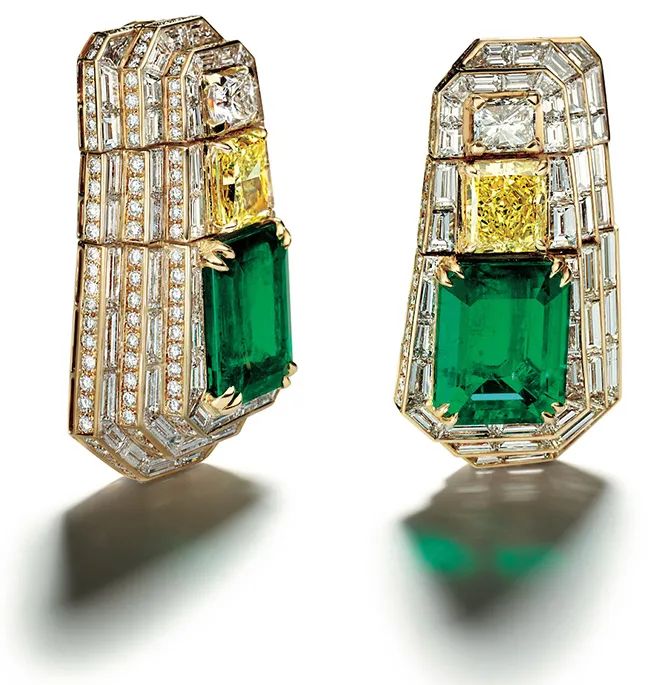 Reza earrings
Emerald, yellow diamond, white diamond