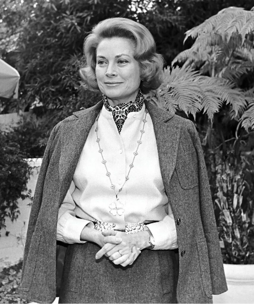 Grace Kelly wearing Van Cleef & Arpels Alhambra necklace