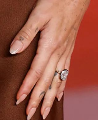 Zoe Kravitz's engagement ring