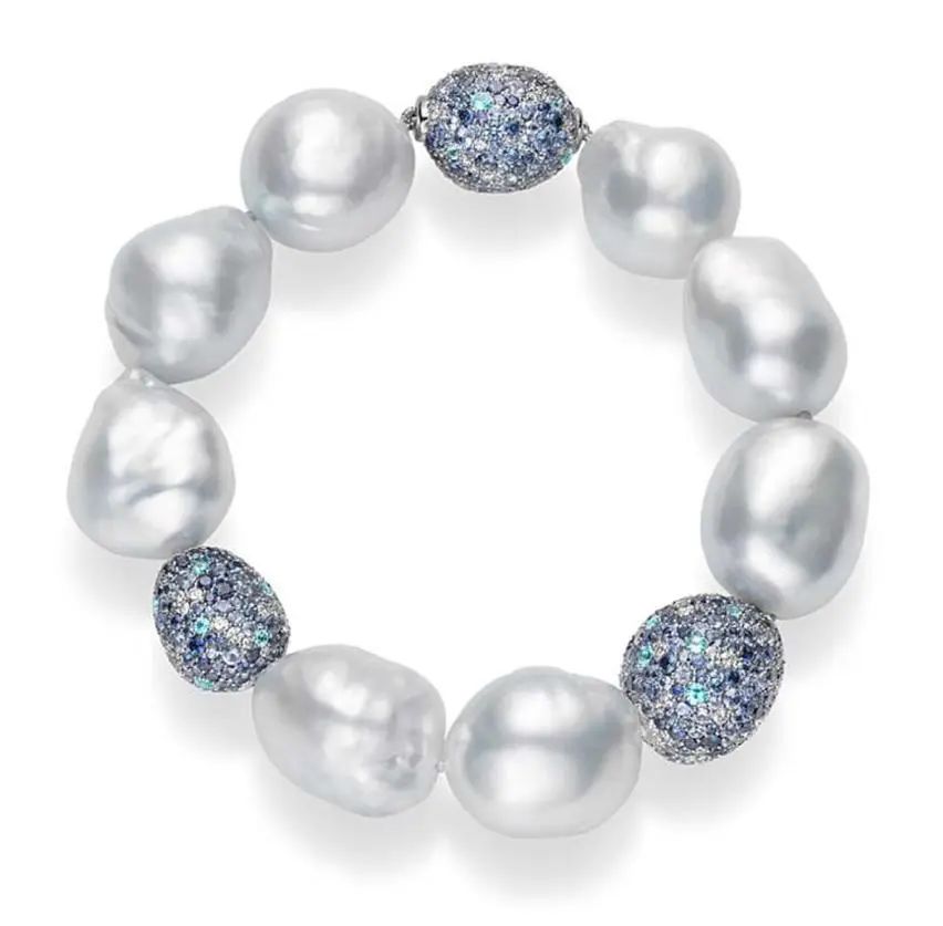 Mikimoto
Midnight Sky pearl bracelet
South Sea baroque pearls, sapphires