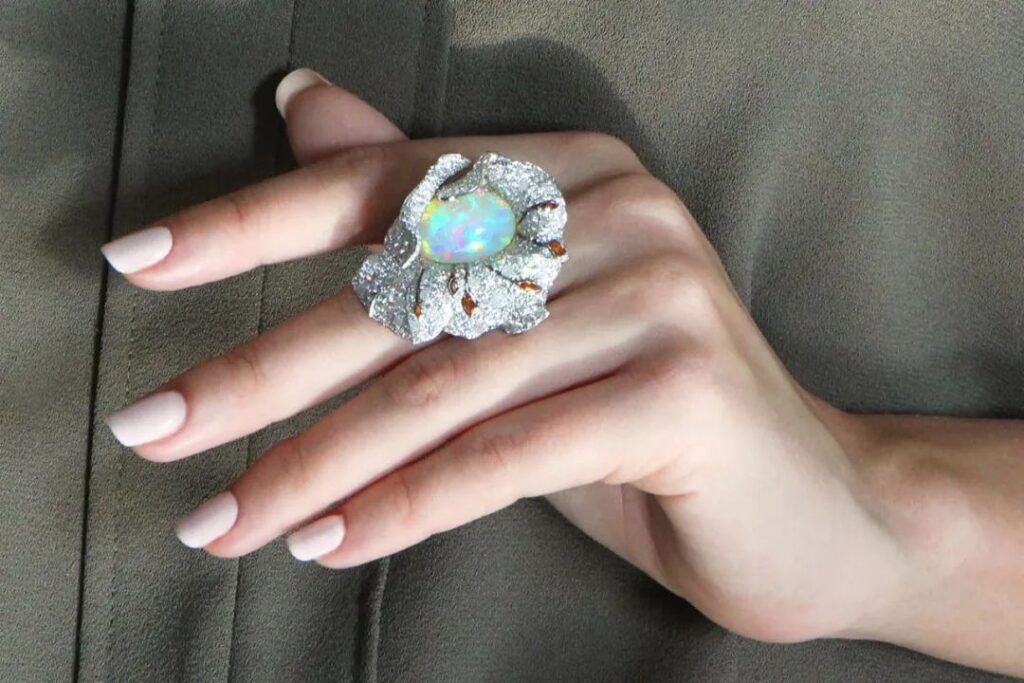 Palmiero "Embracing Flowers" Ring