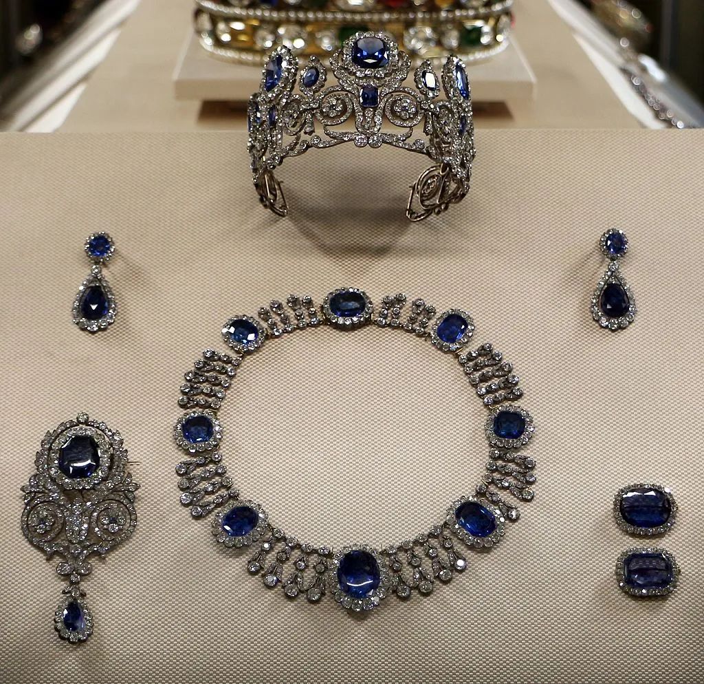 Queen Maria Amelia of France's sapphire parure