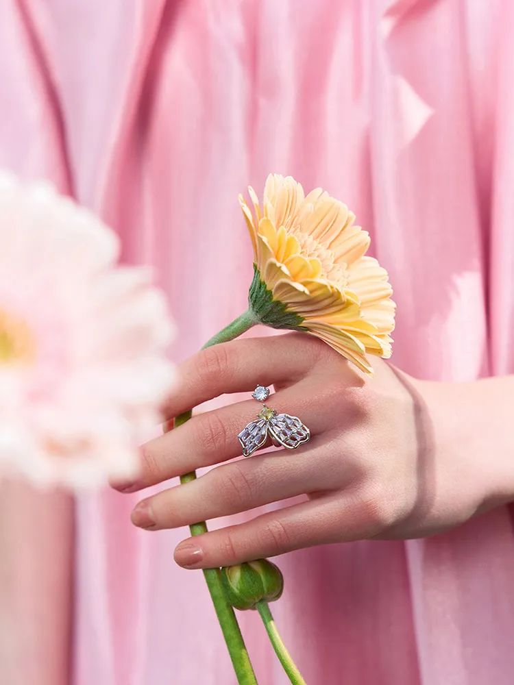 Ring Trends Floral Language