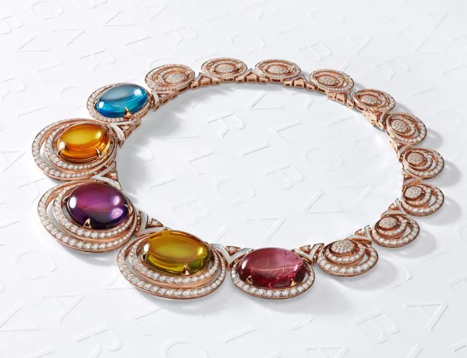 Bulgari Magnifica High Jewelry Collection
Color Ripple Necklace
18K rose gold, tourmaline, topaz, citrine, amethyst, diamonds