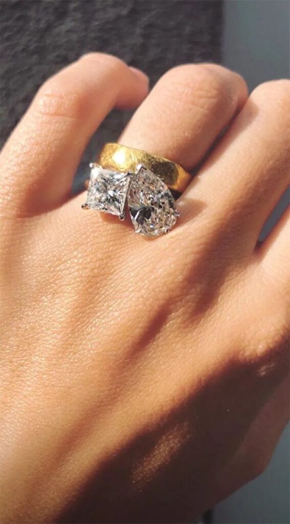 Emily Ratajkowski's engagement ring