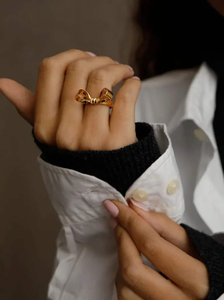 ANDRES GALLARDO-BOW-Gold Bow Gold-plated Ring