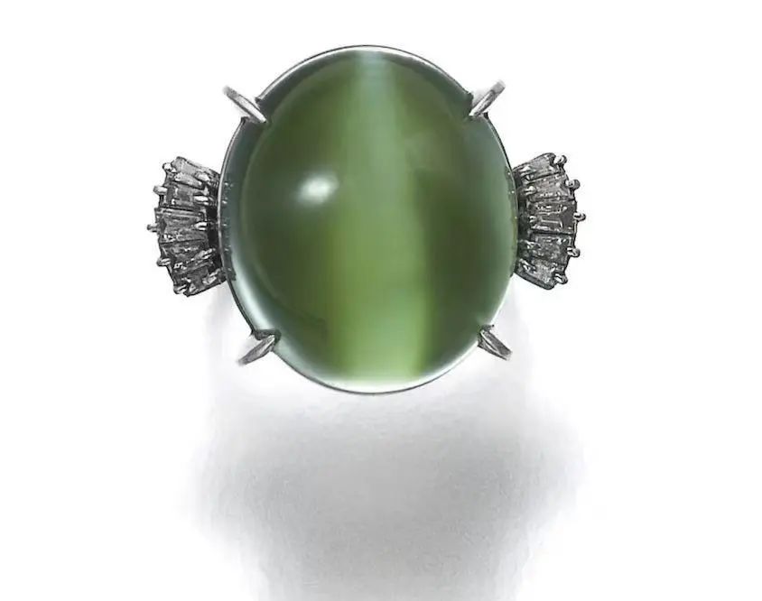 Alexandrite cat's eye ring, Sotheby's Geneva auction. Sold for: CHF 137,500.