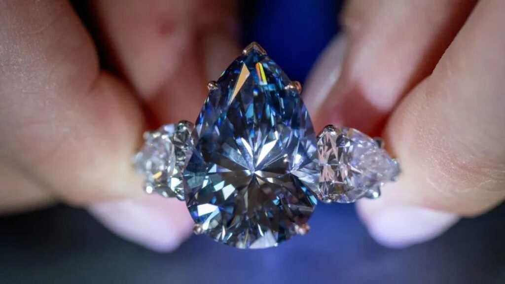 "Bleu Royal" Blue Diamond