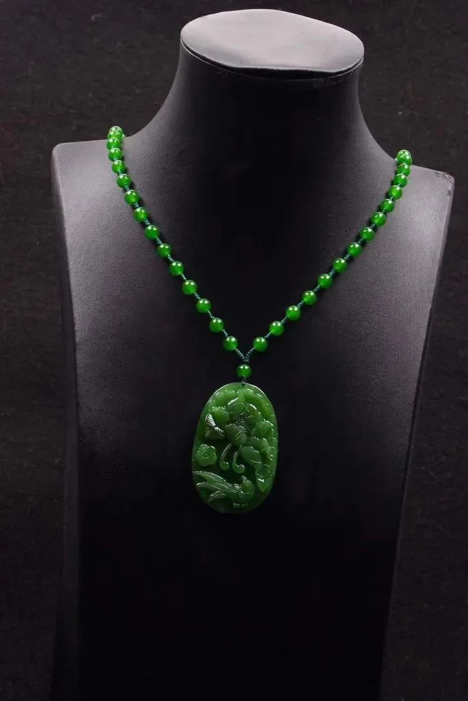 Russian nephrite jade necklace