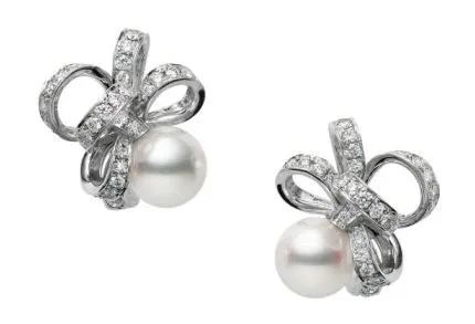 Mikimoto Jeux de Rubans earrings
7.75mm Akoya pearls