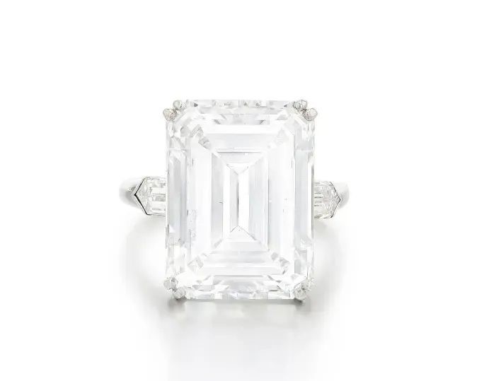 Cartier, diamond ring. Estimate: 300,000 - 500,000 euros.