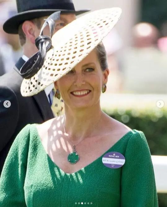 Sophie, Countess of Wessex, wearing a jadeite flower plaque necklace