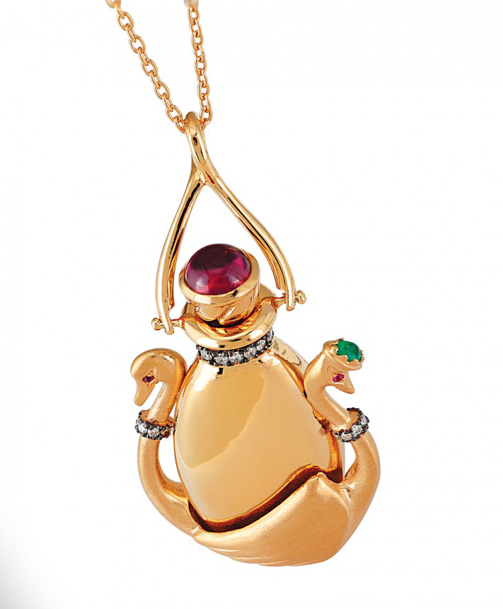 Melike Kapıcıoğlu
Swan Love perfume pendant
Gold, diamonds, rubies, emeralds