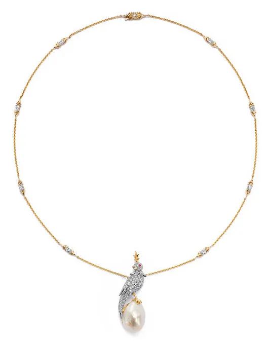 Tiffany & Co.
Bird on a Pearl necklace
Baroque natural saltwater pearl
Weighing over 30 carats