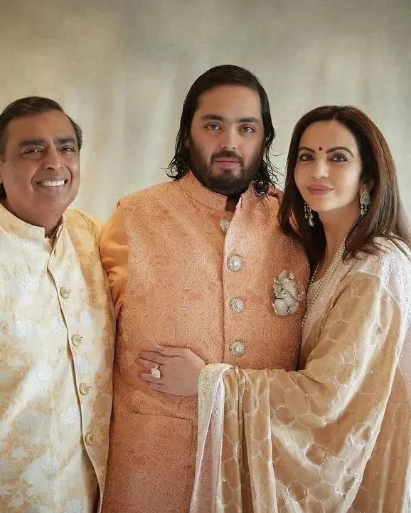 Groom Anant Ambani wearing the Ambani all-diamond brooch, three times the size of a regular brooch
