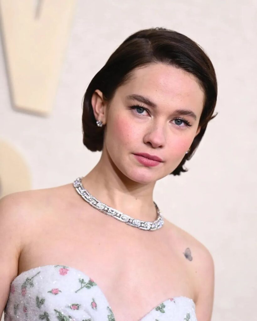 Cailee Spaeny wearing a Bulgari diamond necklace