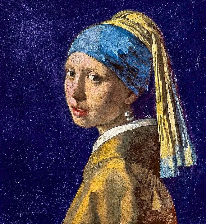 Johannes Vermeer's painting
"Girl with a Pearl Earring"
Depicts a girl wearing a large baroque pearl earring