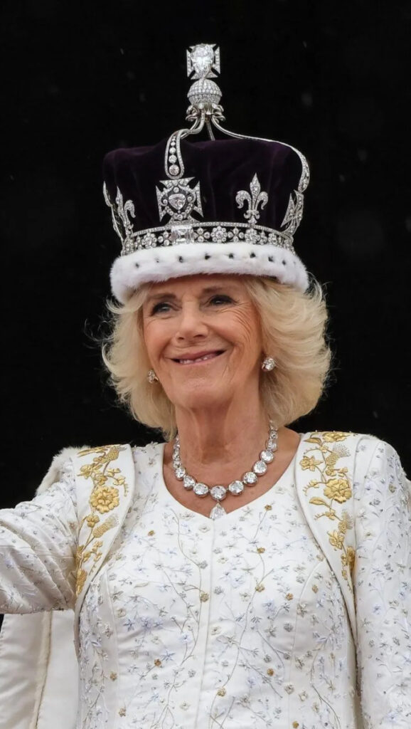 Queen Mary, Queen Elizabeth II, and Camilla wearing the Cullinan V Diamond