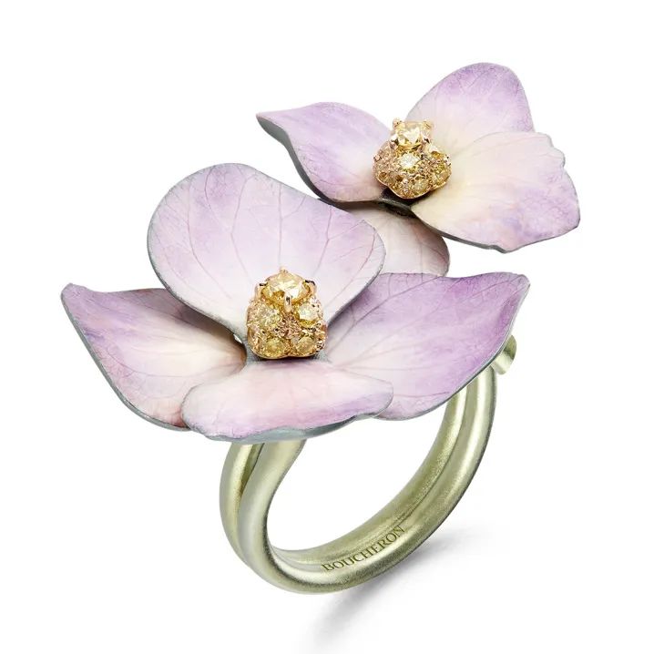 Boucheron 
Eternal Flowers Series
Hortensia Rosita Ring
Titanium, yellow diamonds