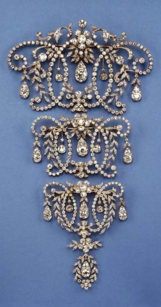 After redesign, this brooch was named after Queen Mary, called "Queen Mary's Diamond Stomacher Brooch"