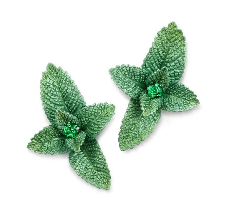 Hemmerle
Infused Jewels Collection
Lemon Balm Earrings
Aluminum, platinum, tsavorite