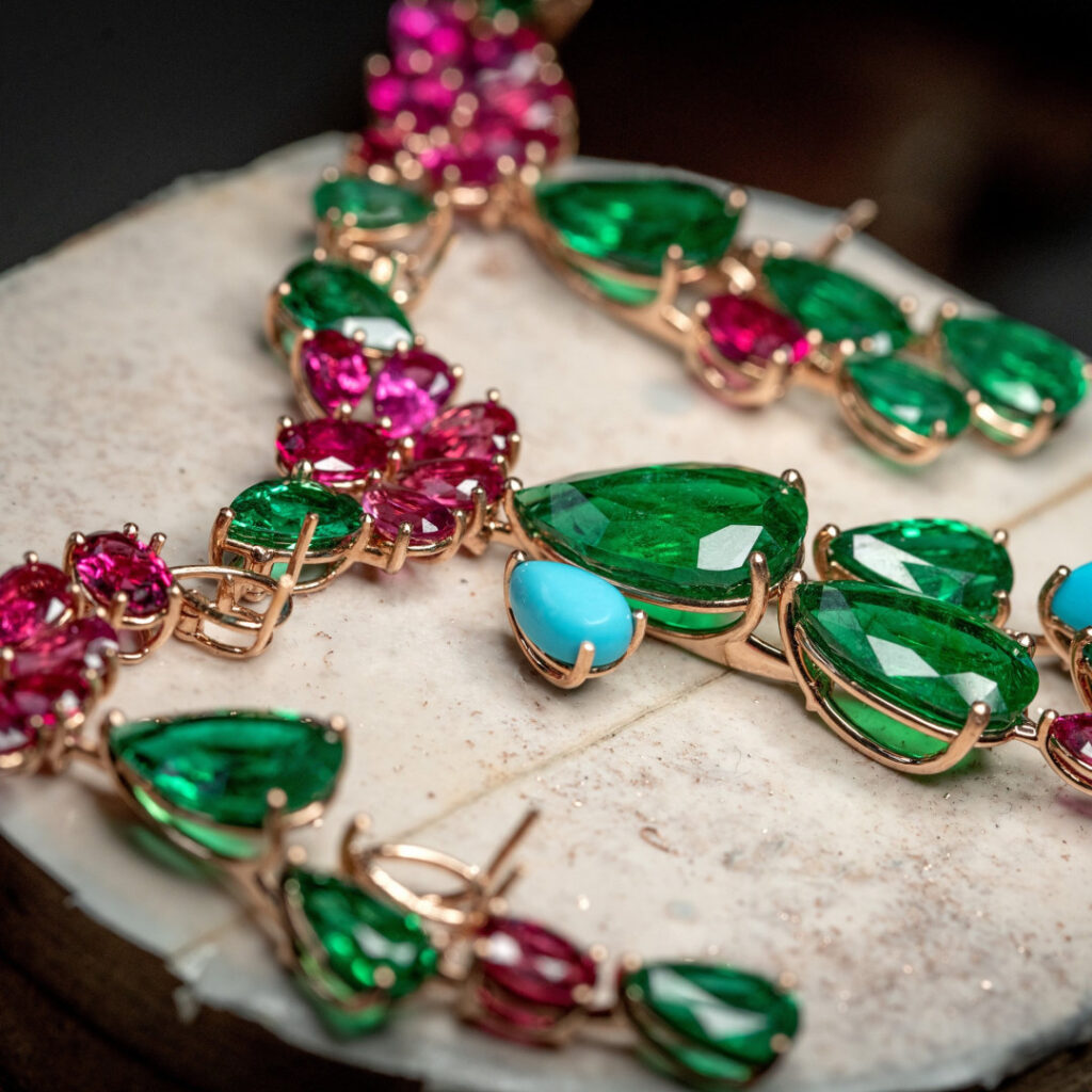 Chopard’s Insofu Emerald Suite: A Dazzling Collaboration with Julia Roberts