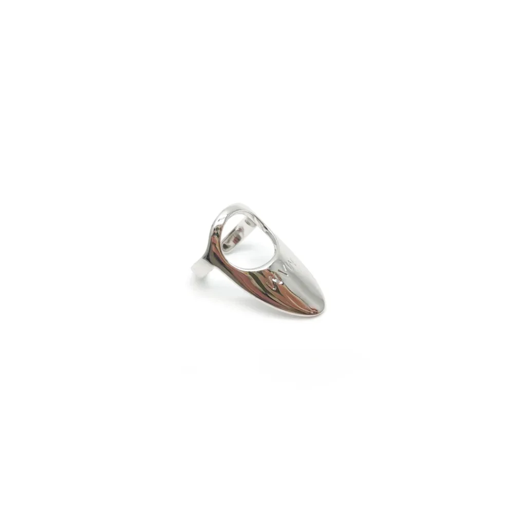 MAM-Unique-Hollow Fingertip Ring (Silver)
Jewelry-grade alloy plated with 925 silver