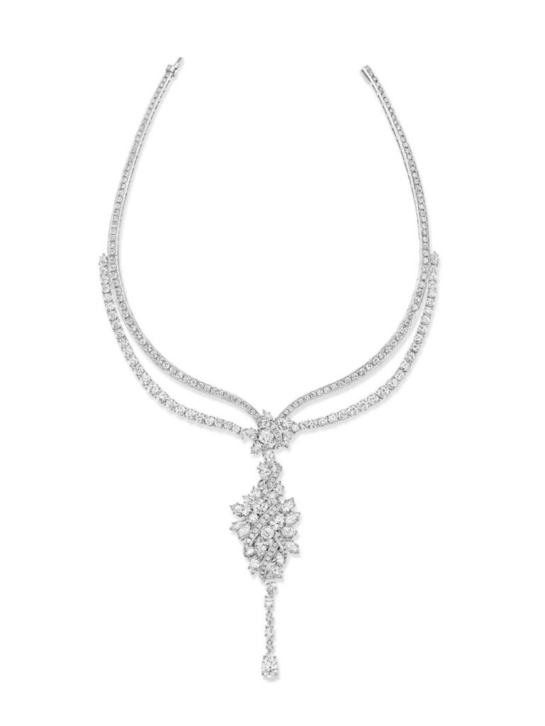 Harry Winston
Secret Cluster Necklace
Platinum, diamonds
Featuring pear-shaped and marquise-cut diamonds