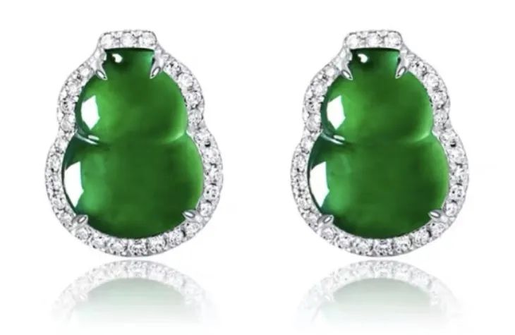 Chow Tai Fook Jade Earrings from the Hongcui Green Series
18K gold, jade, and diamonds