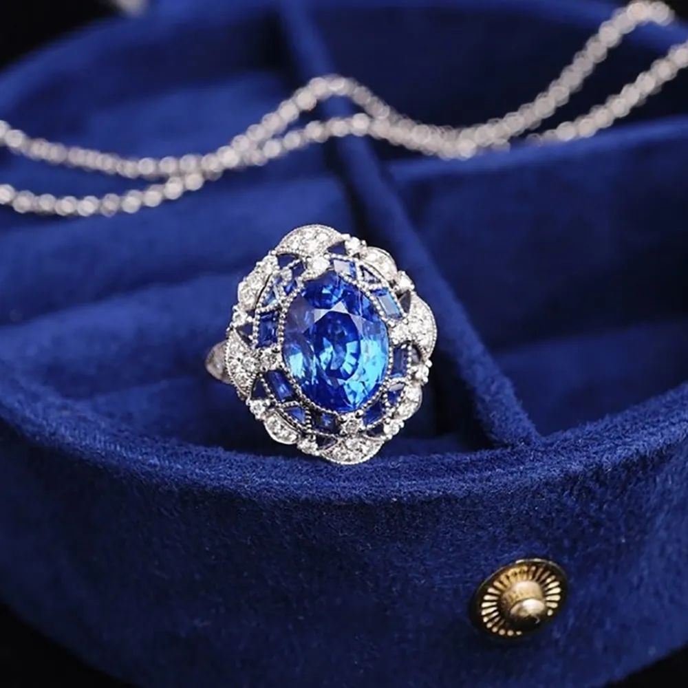 Bianzi Jewelry
Vintage sapphire ring
Diamond, sapphire