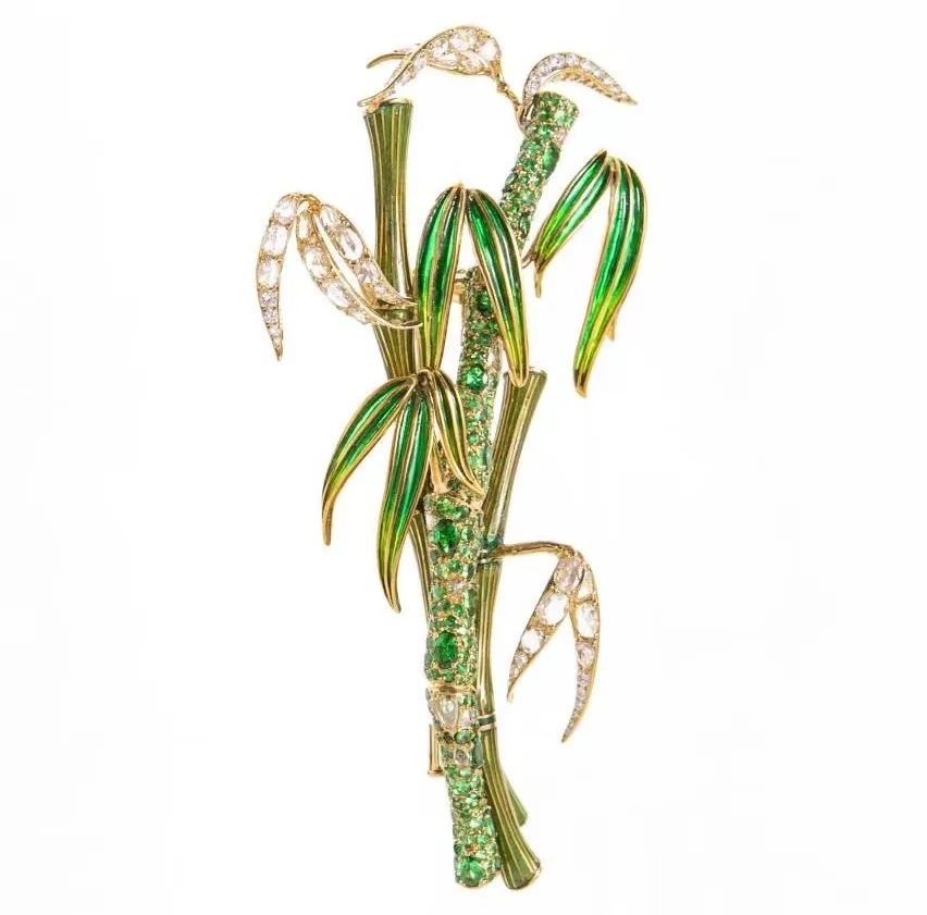 ErDong Jewelry
"Hollow Bamboo" Brooch
Tsavorite, diamonds, enamel