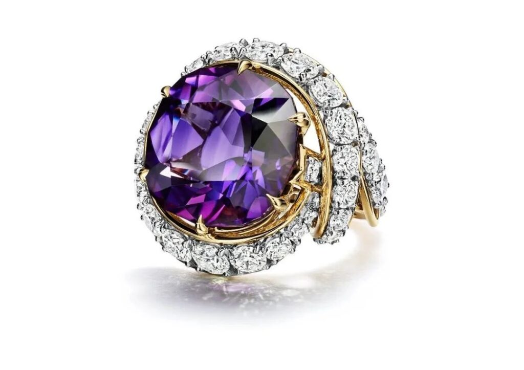 Tiffany's "2024 Blue Book High Jewelry"
"Celestial Wonders" Collection, "Shooting Star" Theme
Platinum and 18K yellow gold ring set with amethysts and diamonds
Featuring a single amethyst weighing over 18 carats