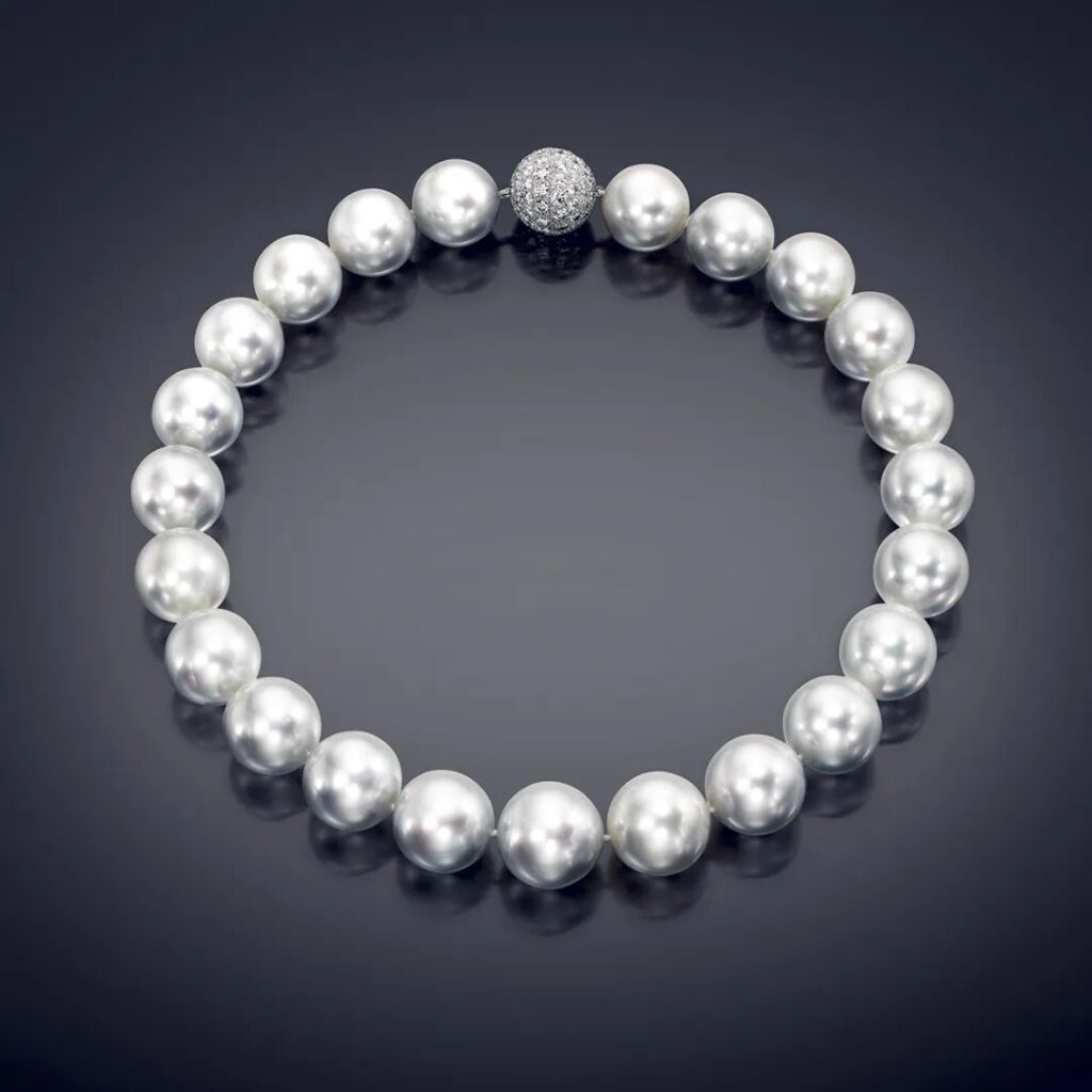 South Sea white pearl