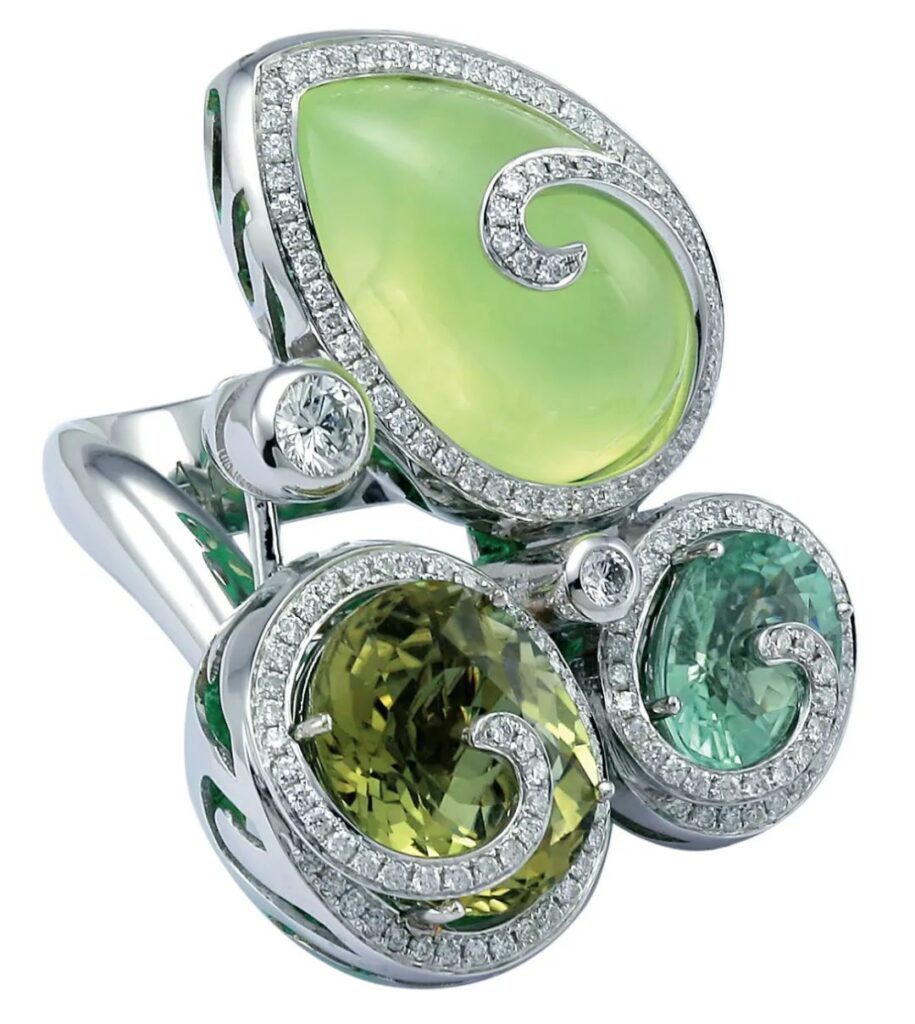 Aroma Floral Refreshing Series 18K white gold ring set with prehnite, tourmaline, and diamonds.