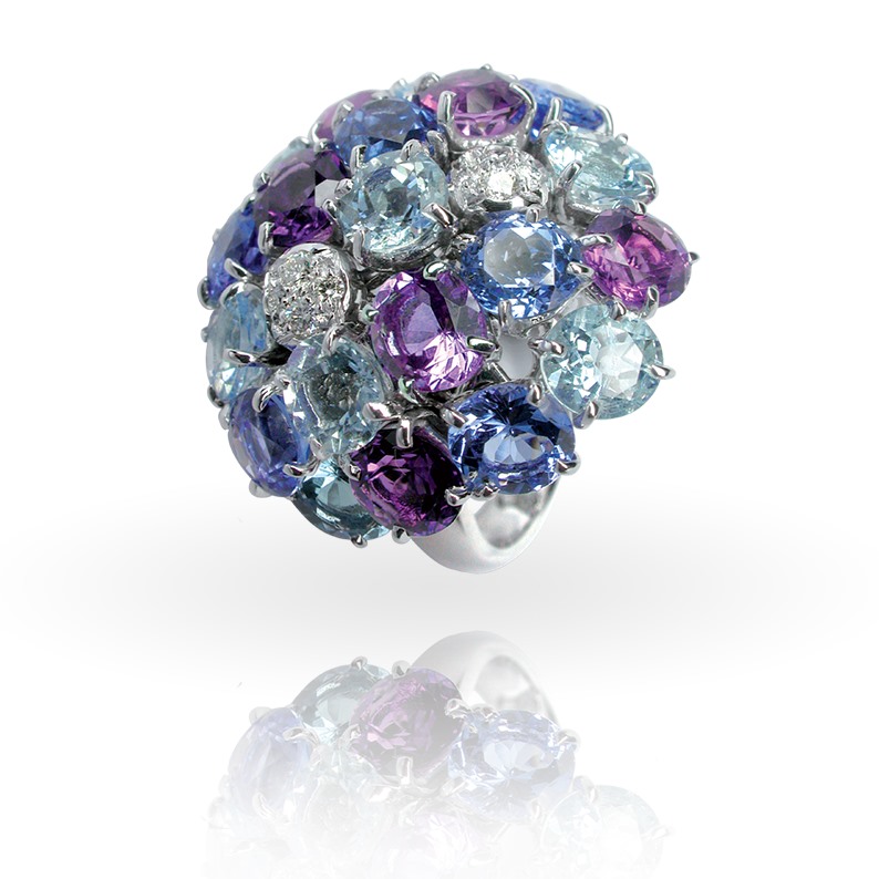 MATHON Paris Lilac Ring
White gold, diamonds, amethyst, blue sapphire, tanzanite