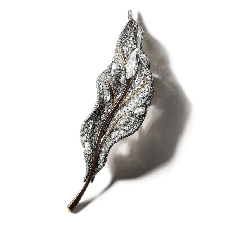 CINDY CHAO The Art Jewel
20th Anniversary Series Long Leaf Brooch