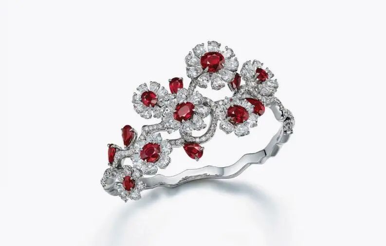 Faidee "Red Flower" Bracelet
Set with Burmese Pigeon's Blood rubies totaling 9.95 carats