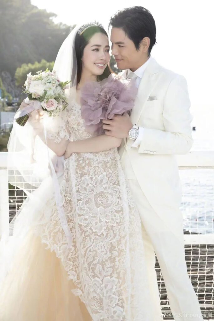 Guo Biting wearing a diamond tiara at her wedding