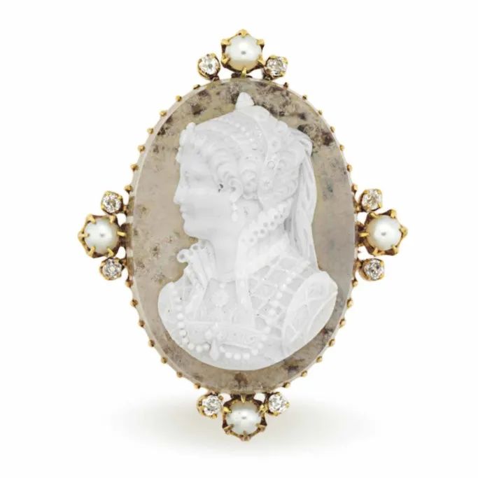 Christie's New York auction:
Tiffany & Co. carved agate brooch, sold for $5,000