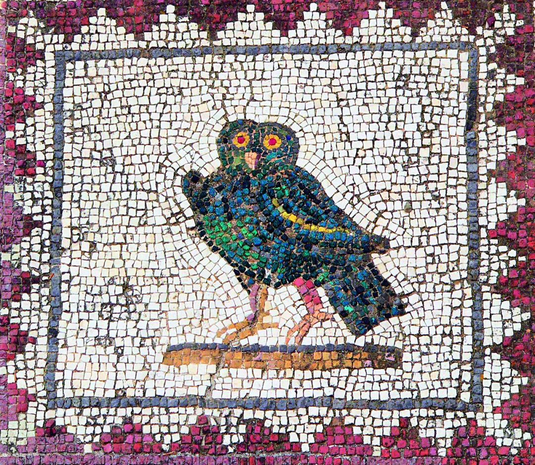 Castellani mosaic owl brooch
Identical to the frescoes of the ancient Roman period