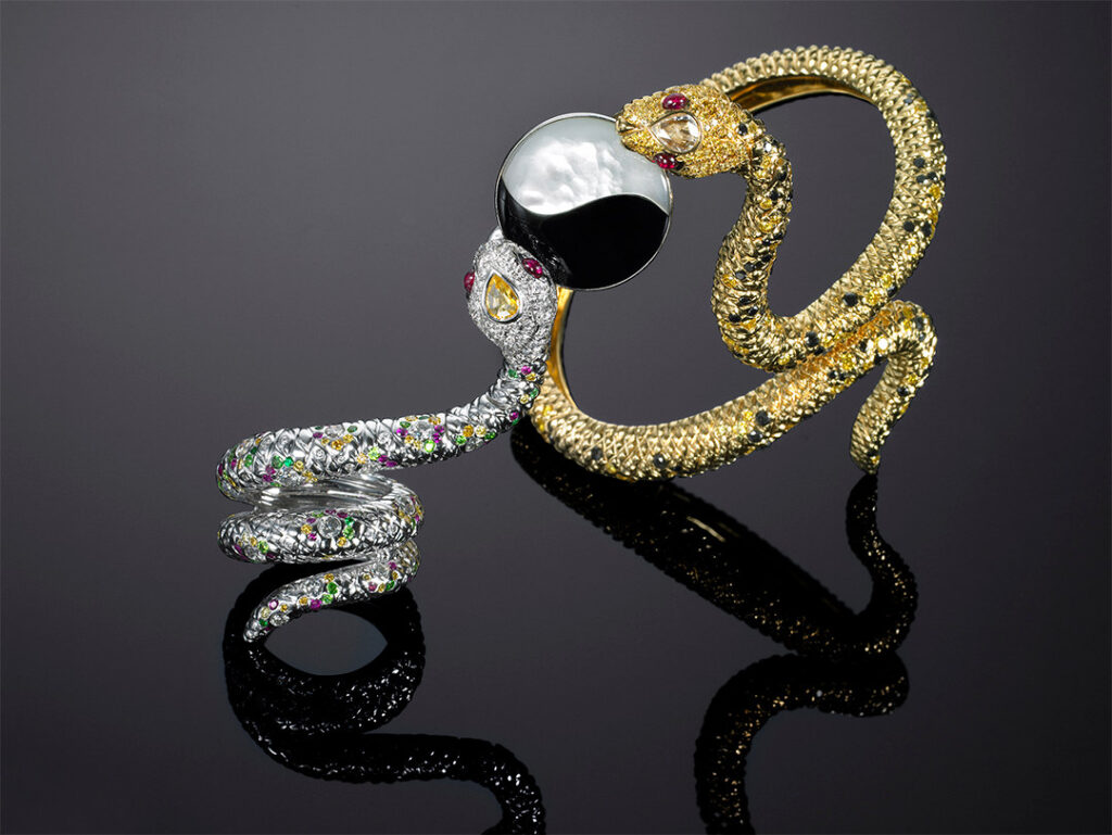 ANNA HU Tai Chi Serpent Bangle