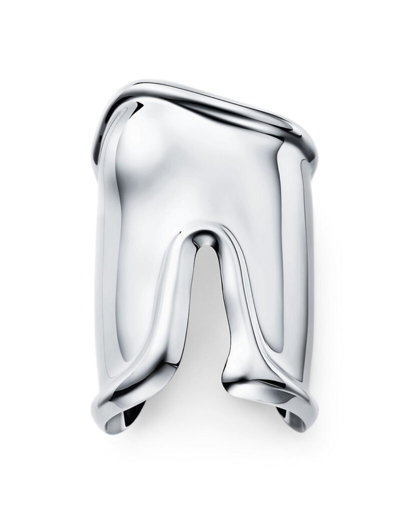 Tiffany & Co.
Elsa Peretti Bone Cuff 